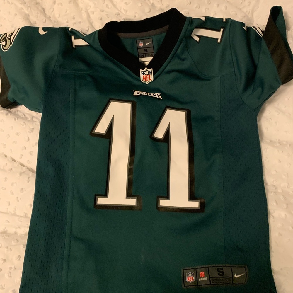 Kids size small eagles jersey